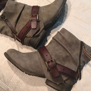 Bucked slouch ankle boots